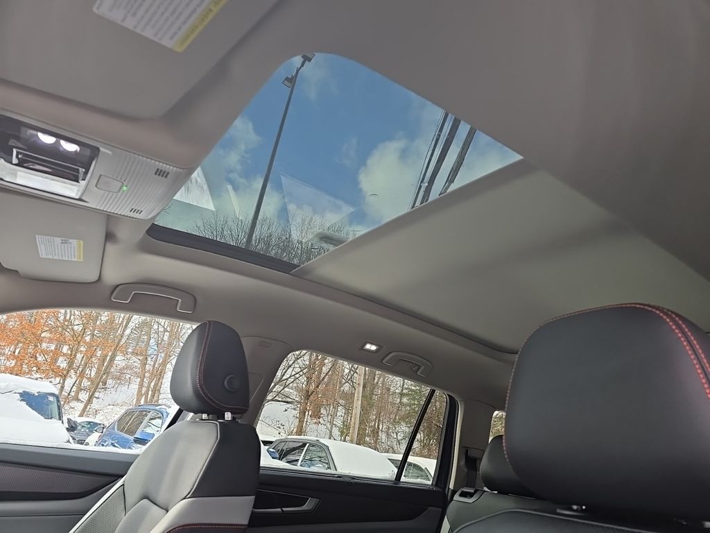 2025 Volkswagen Atlas Peak Edition SE photo 11