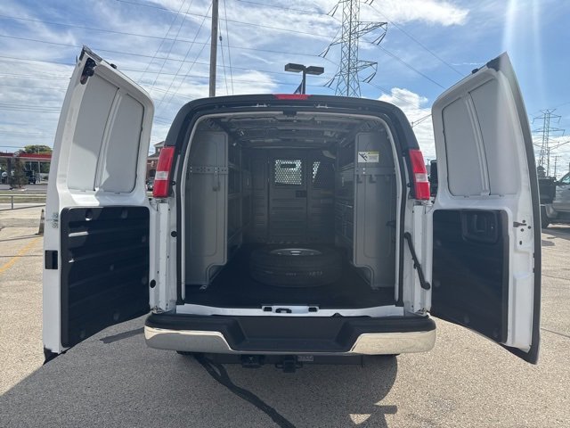 2025 Chevrolet Express Cargo 3500 photo 7