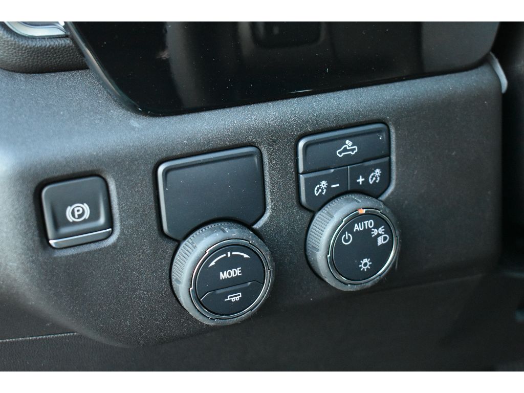 2025 Chevrolet Silverado 1500 LT photo 21