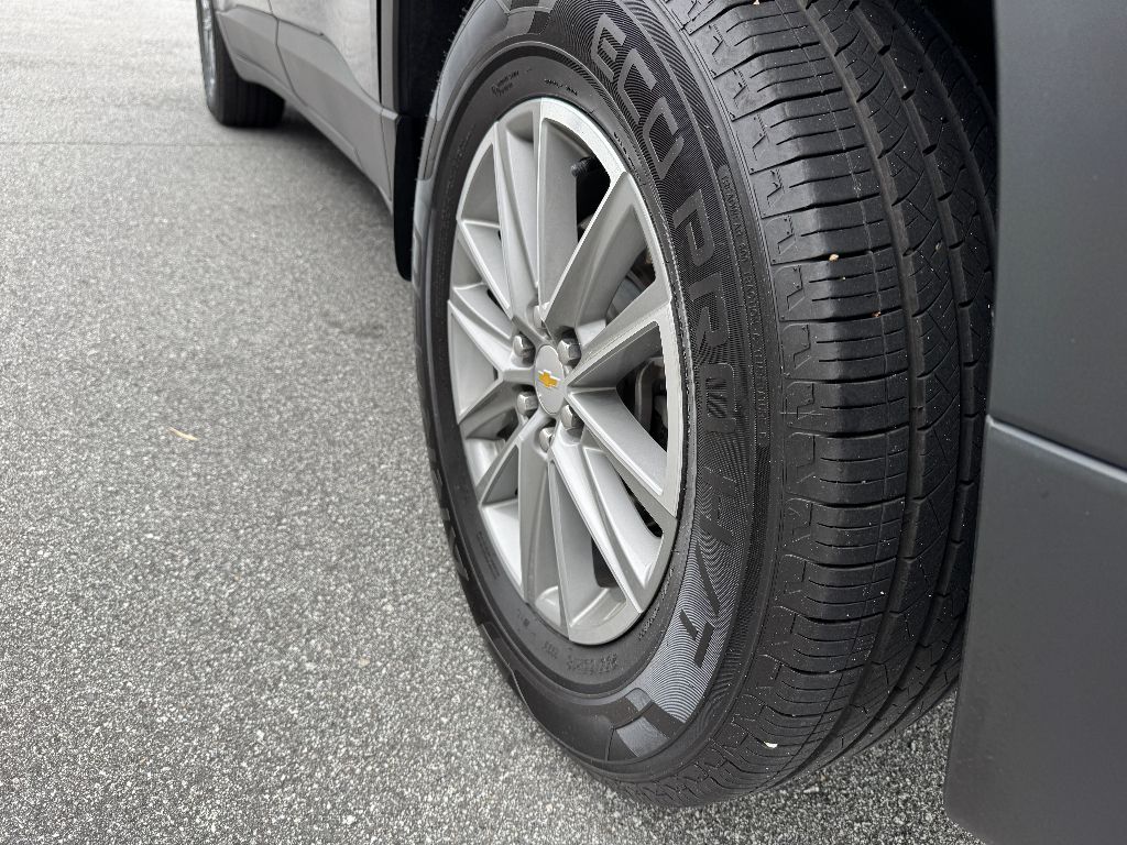 2023 Chevrolet Traverse Cloth photo 6
