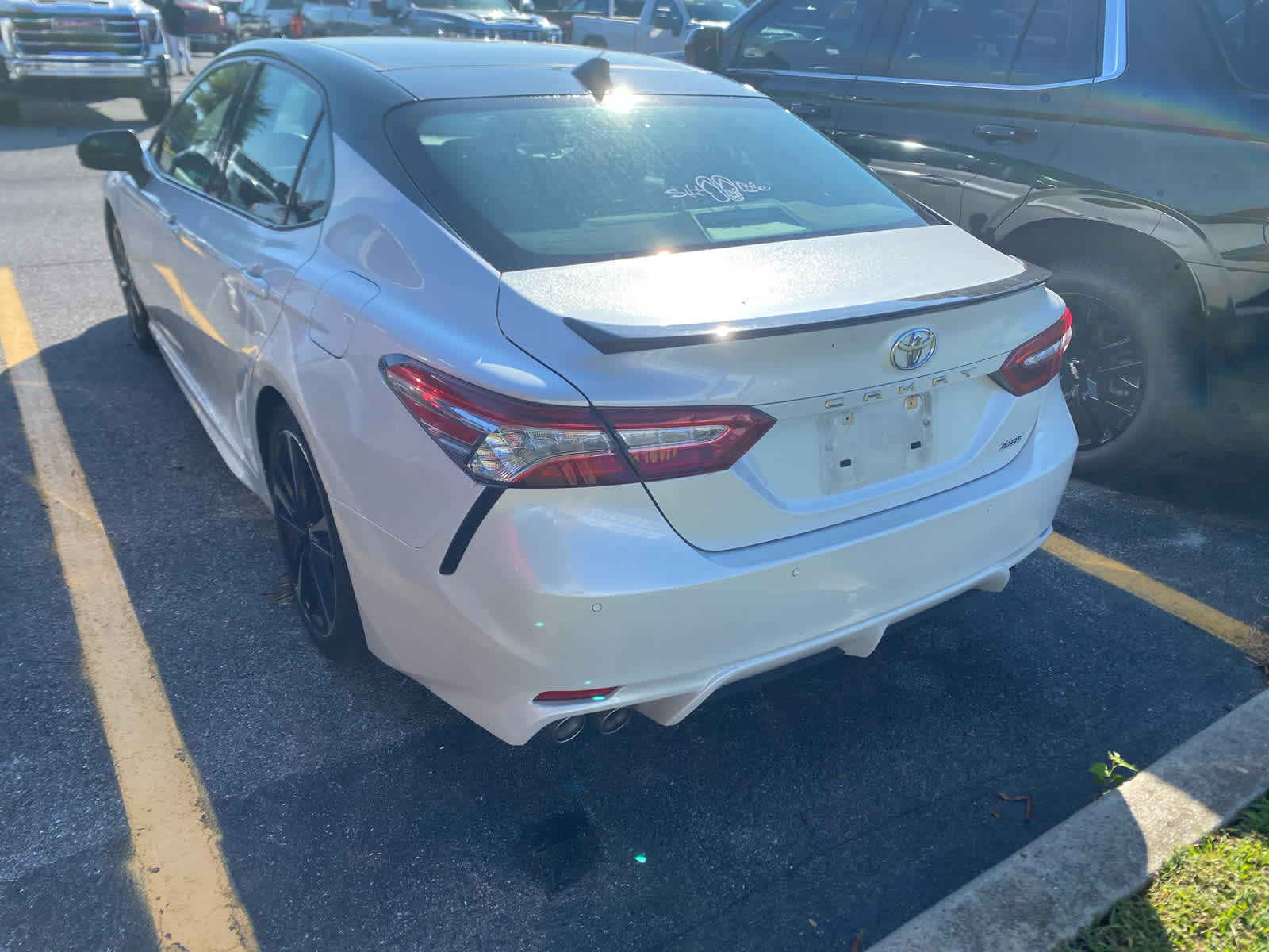 2020 Toyota Camry XSE V6 photo 3