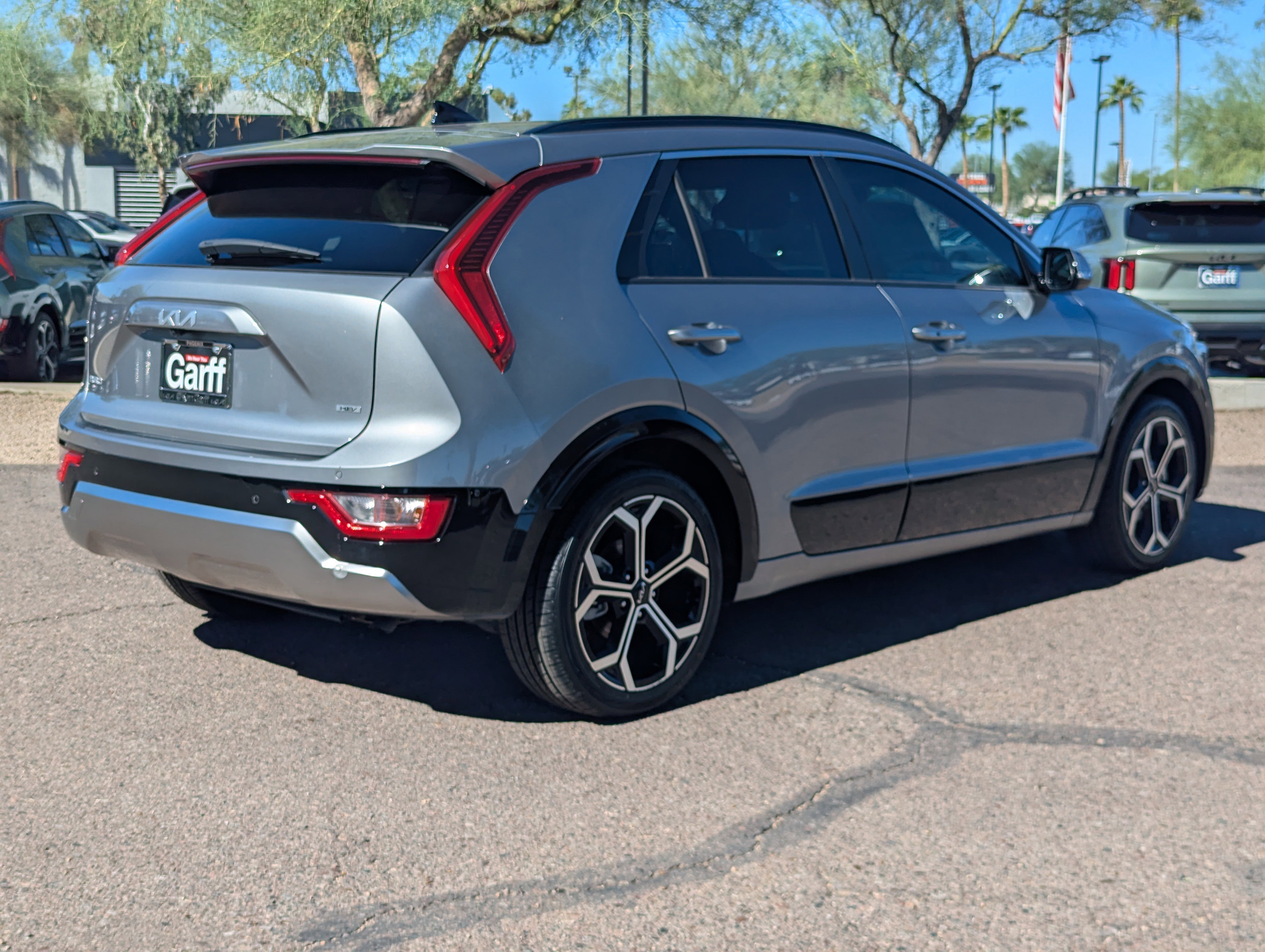 2023 Kia Niro EX Touring photo 2