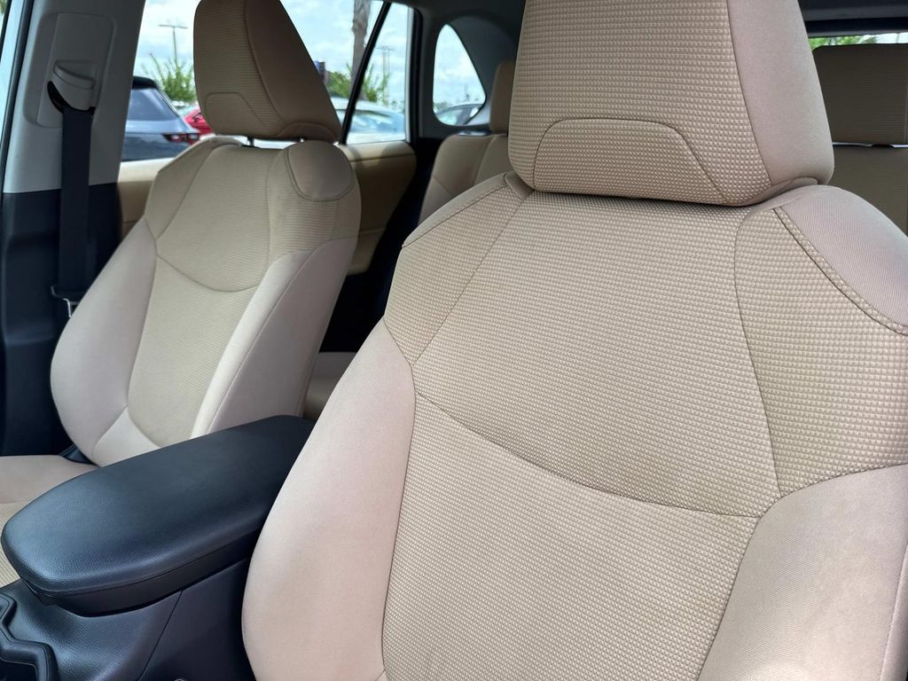 2024 Toyota RAV4 Hybrid LE photo 20