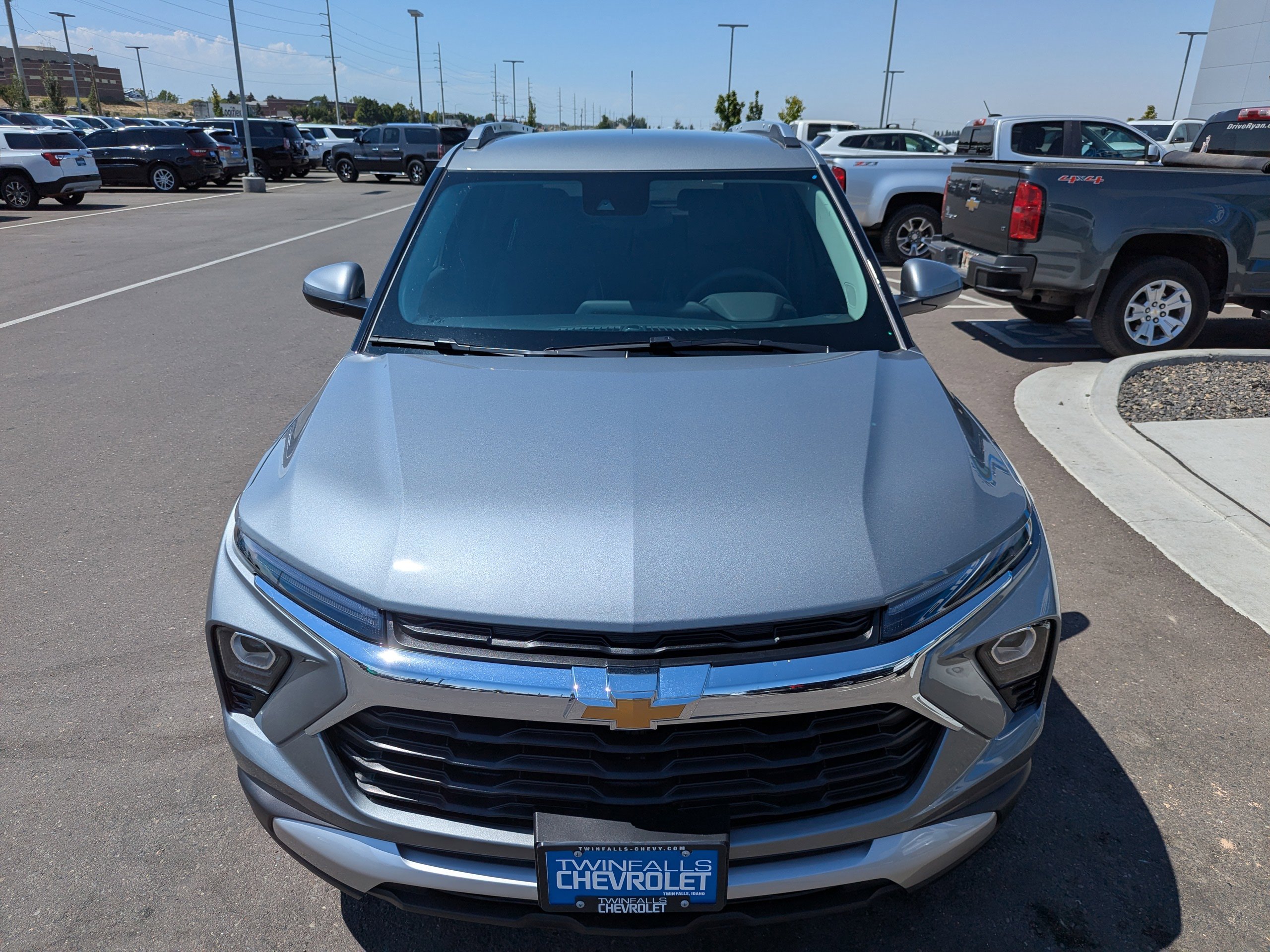 2026 Chevrolet Trailblazer LT photo 2