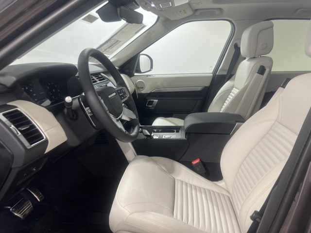 2025 Land Rover Discovery SE photo 10