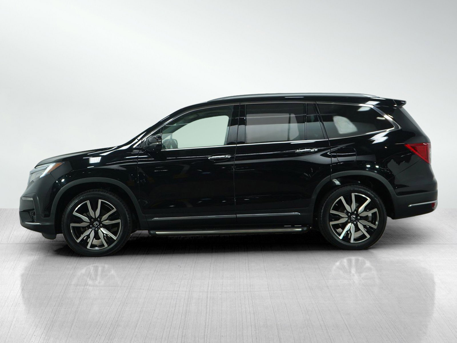 Used 2019 Honda Pilot Elite with VIN 5FNYF6H09KB043183 for sale in South Saint Paul, Minnesota