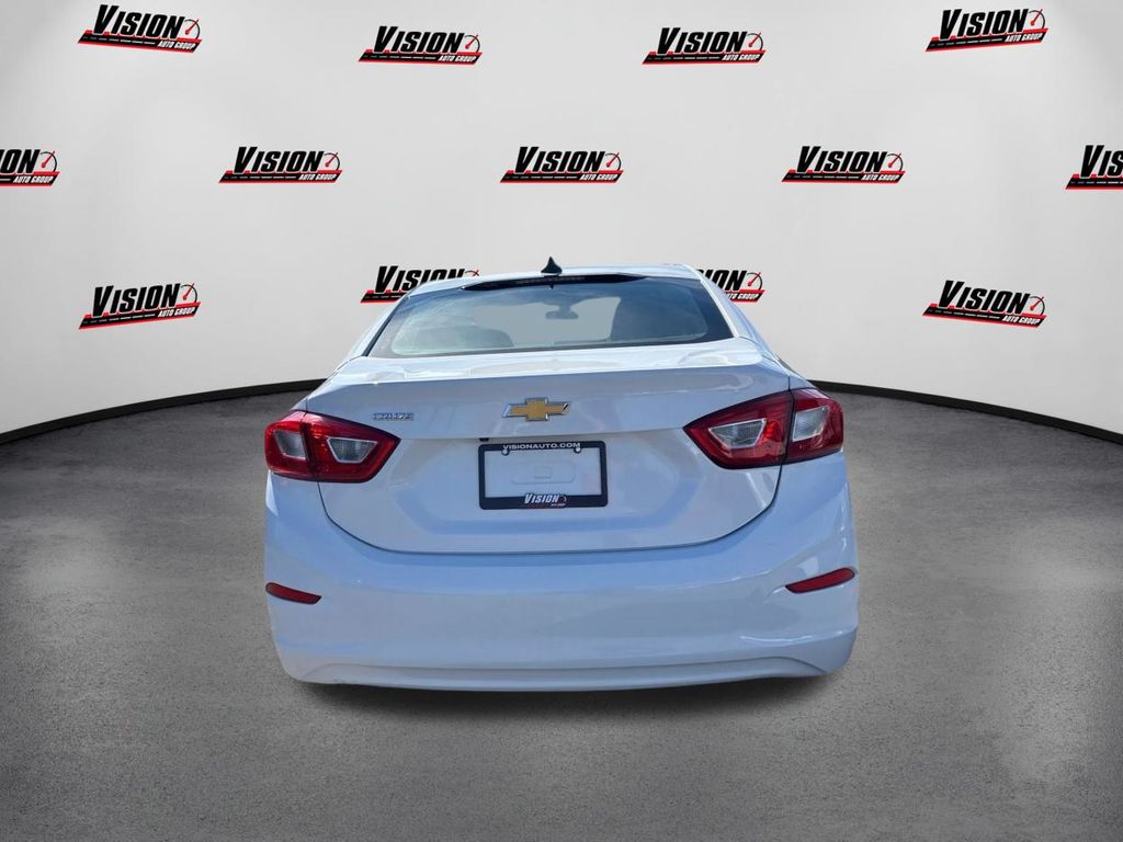 2019 Chevrolet Cruze LS photo 5