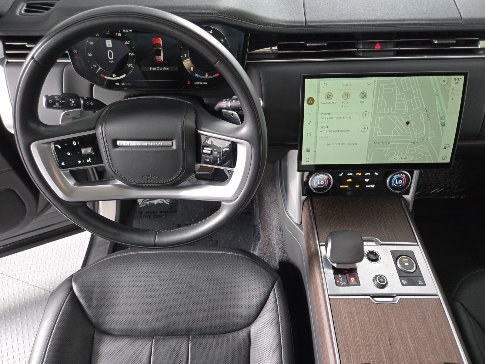 2023 Land Rover Range Rover SE photo 12