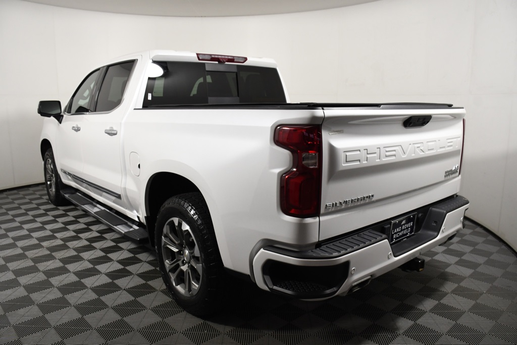 2023 Chevrolet Silverado 1500 High Country photo 3
