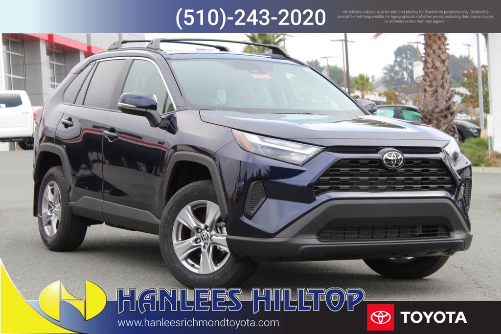 2025 Toyota RAV4 XLE's photo