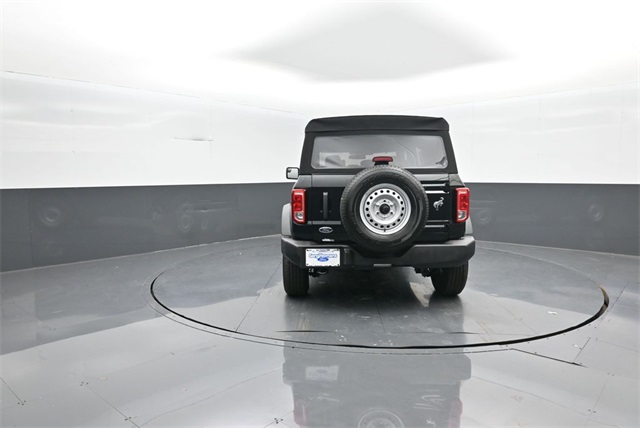 2025 Ford Bronco Base photo 3