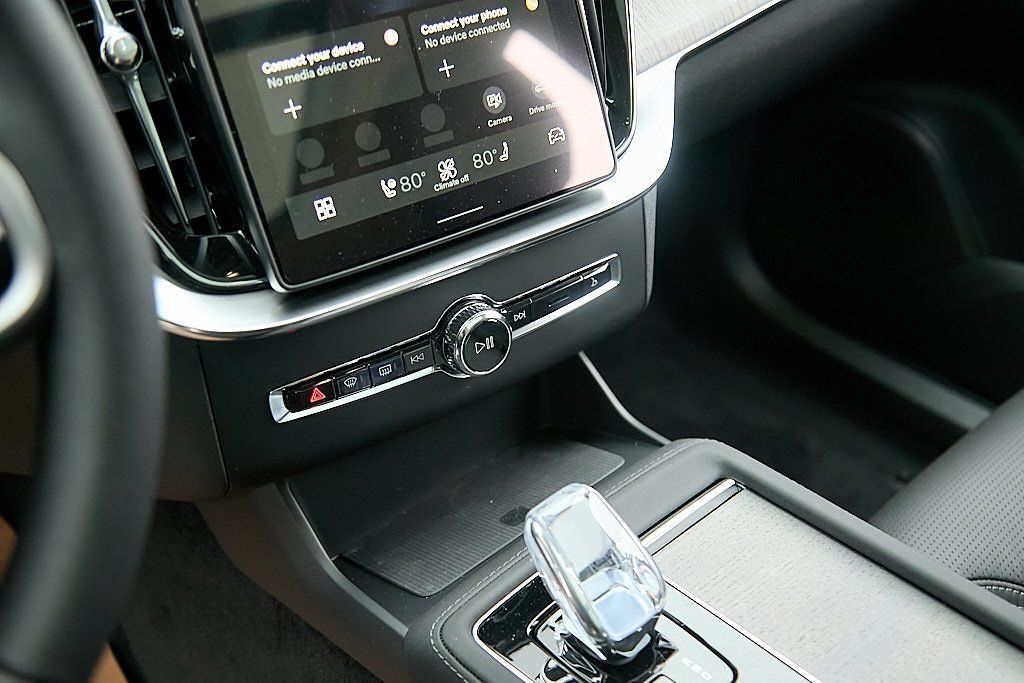 2026 VOLVO XC90 - Image 15