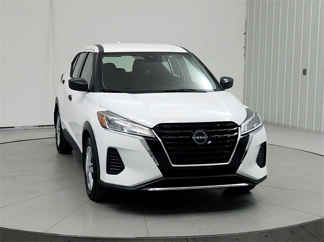 2022 Nissan Kicks S photo 2