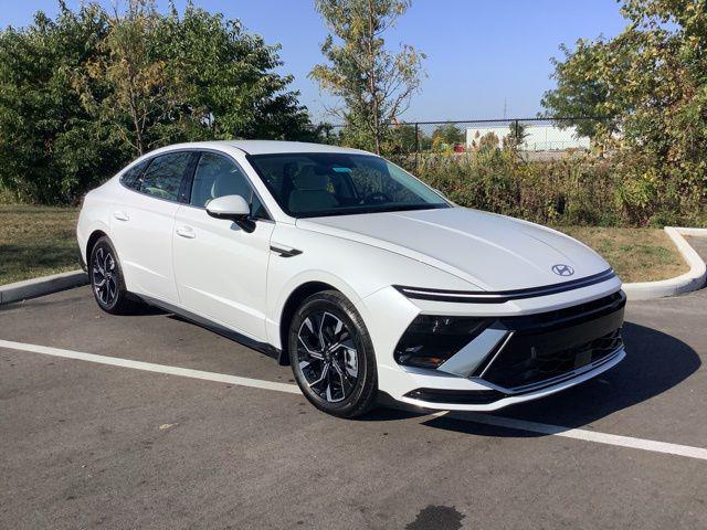 2025 Hyundai Sonata SEL photo 3