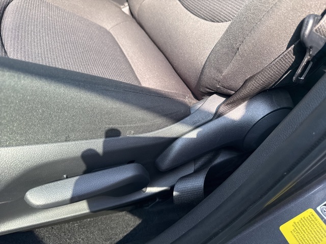 2024 Toyota RAV4 Hybrid LE photo 21