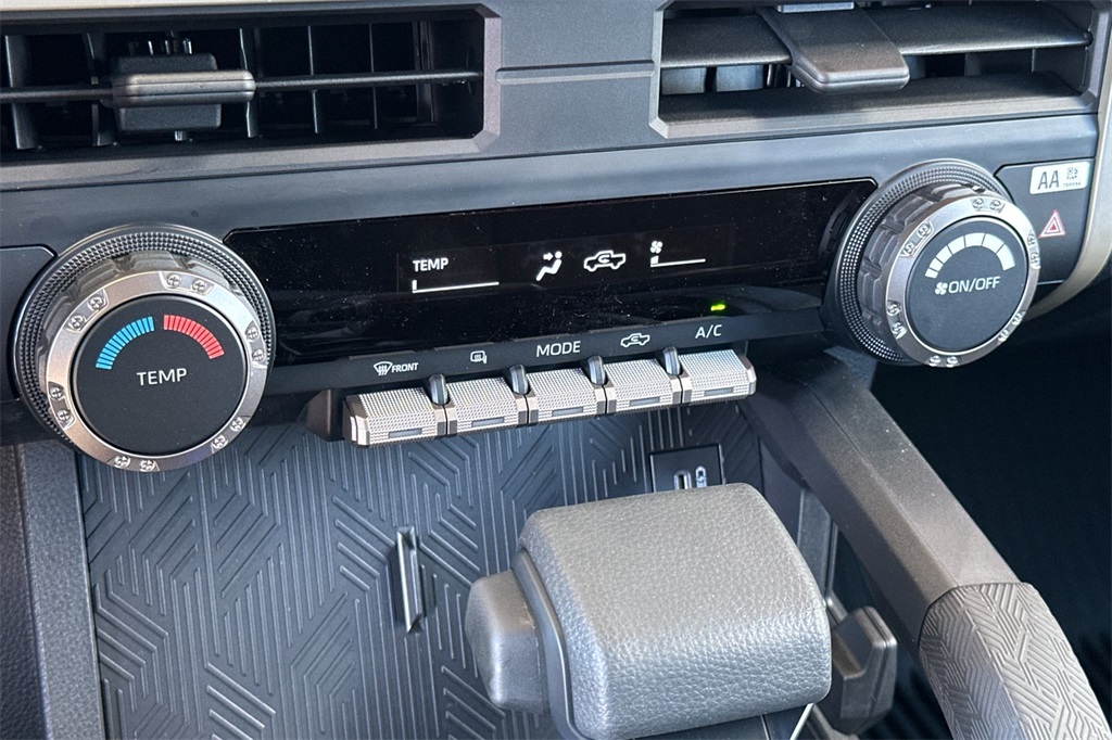 2025 Toyota Tacoma SR5 4x4 Double Cab photo 19