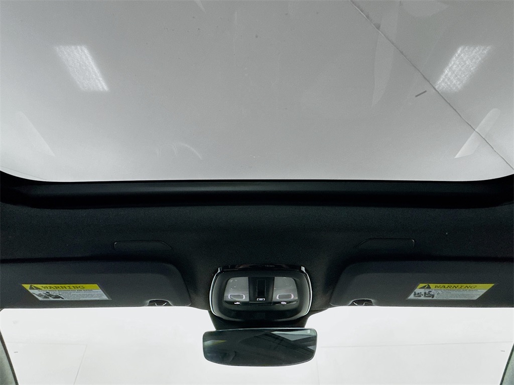 2025 Volvo XC40 Core photo 14