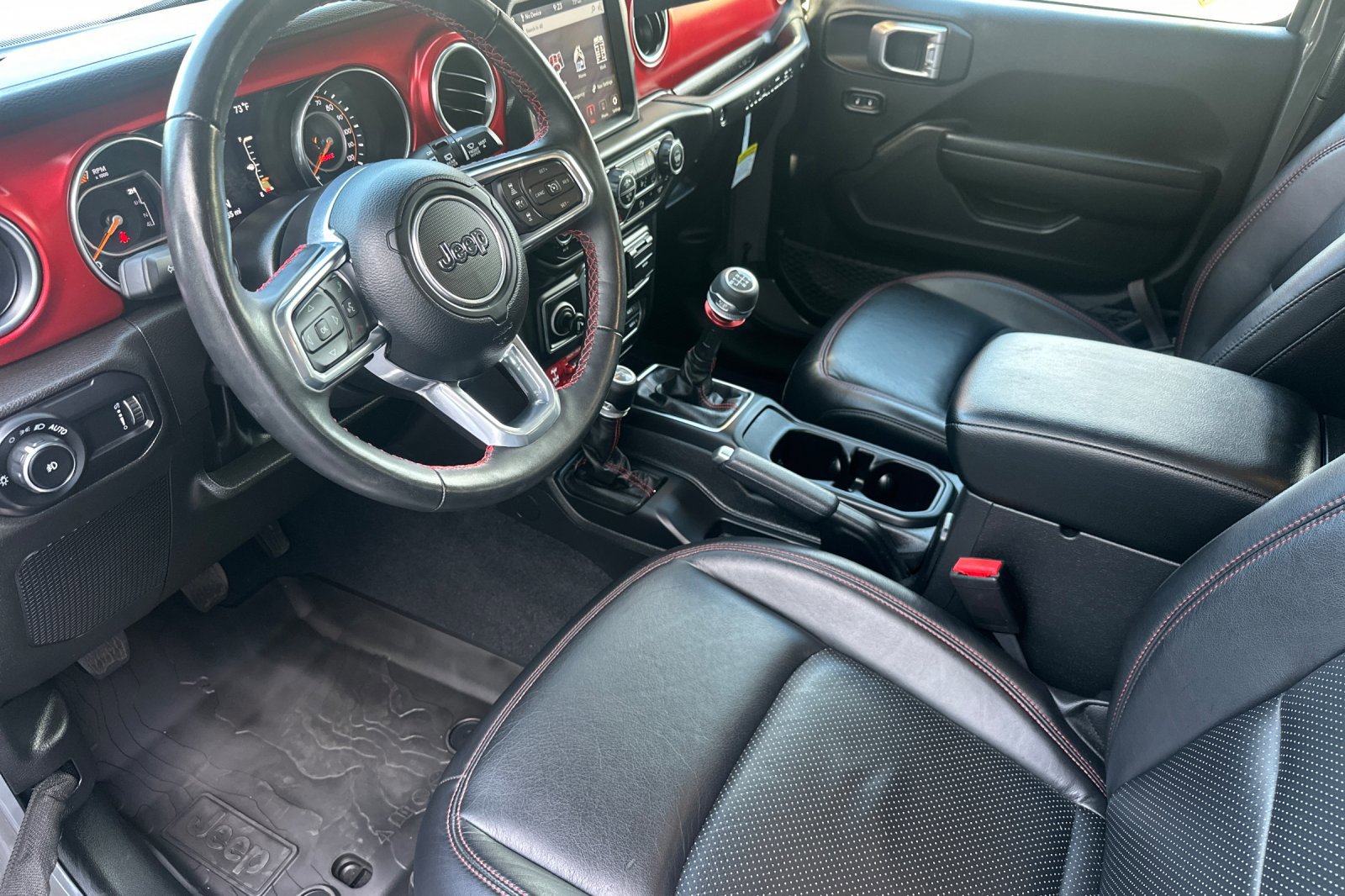 2023 Jeep Wrangler Rubicon photo 10