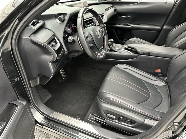 2020 Lexus UX 250h F SPORT Premium photo 3