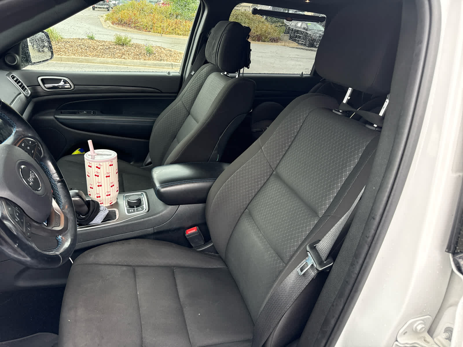 2020 Jeep Grand Cherokee Laredo photo 6