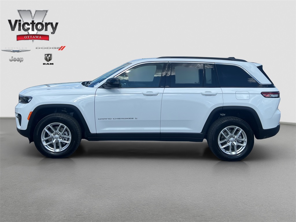 2025 Jeep Grand Cherokee Laredo X photo 3