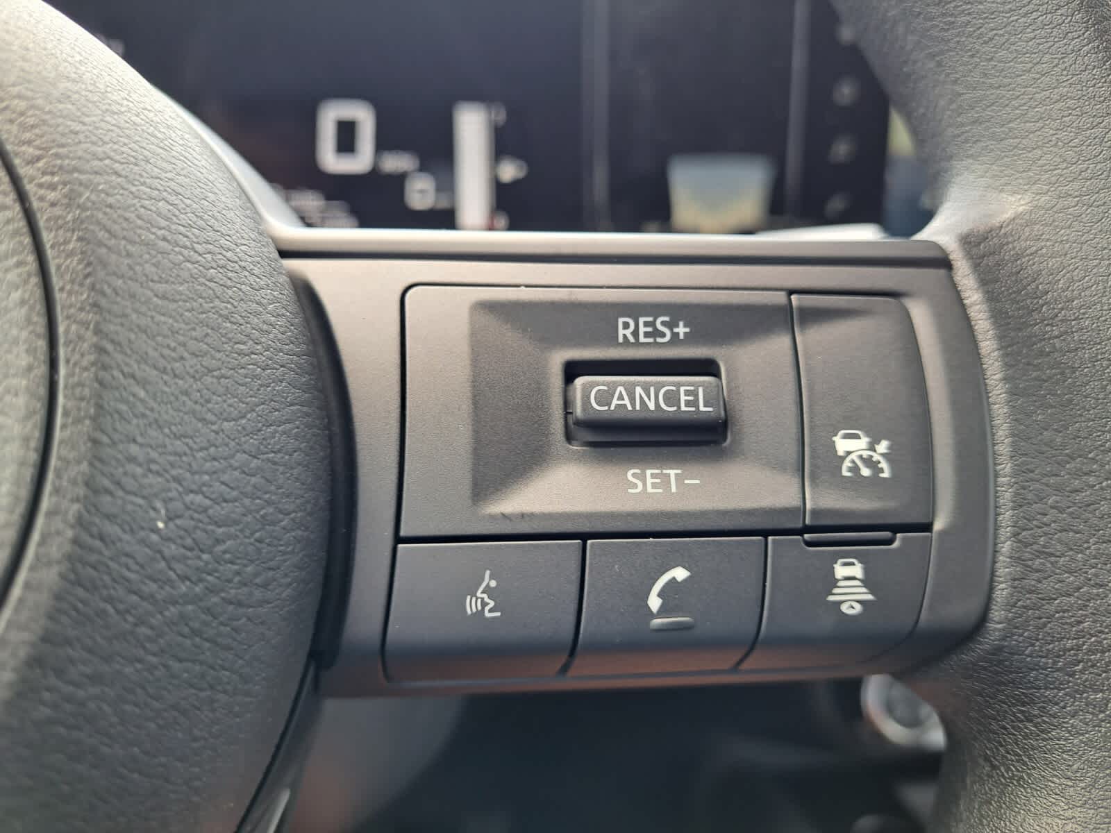 2025 Nissan Kicks SV photo 13