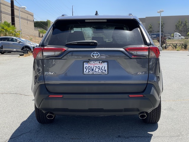 2022 Toyota RAV4 XLE photo 4