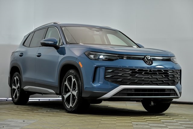 2025 Volkswagen Tiguan SE photo 2