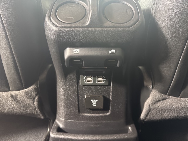 2020 Jeep Wrangler Unlimited Sahara photo 13