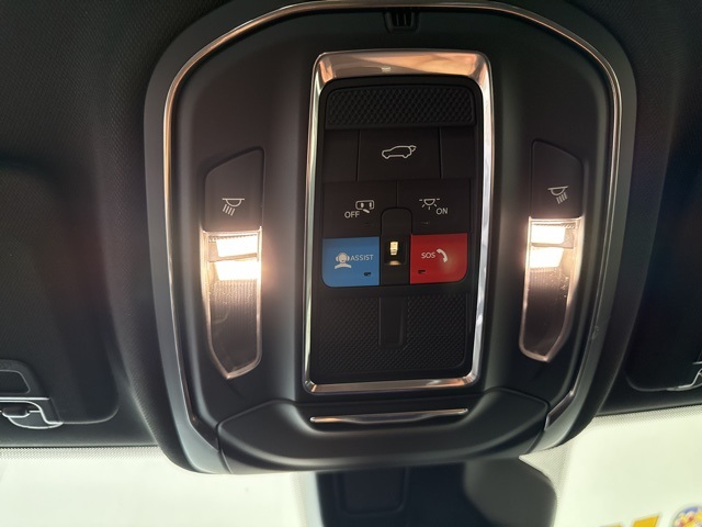 2025 Jeep Grand Cherokee Limited photo 17