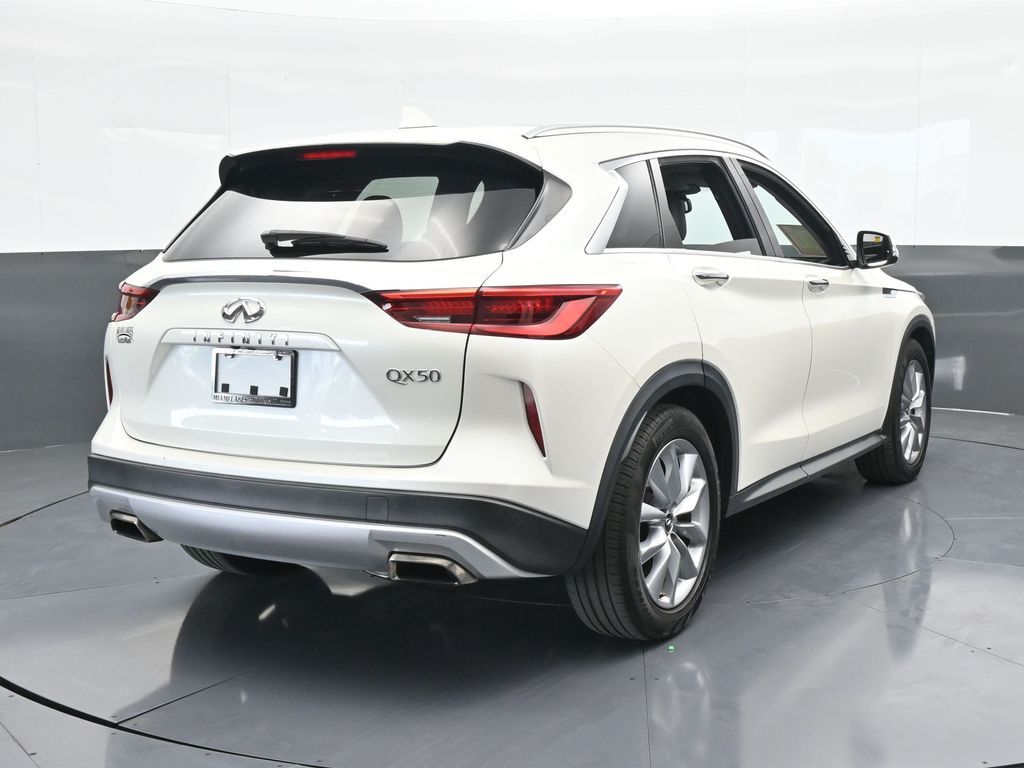 2019 Infiniti QX50 Luxe photo 5