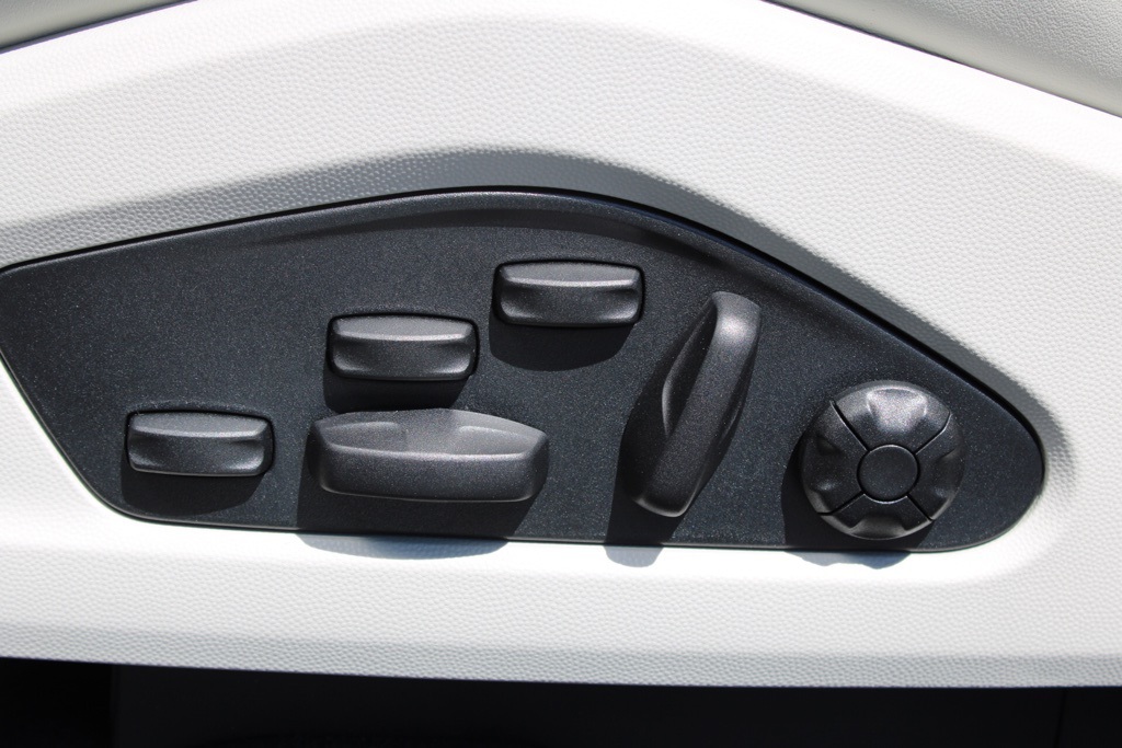 2025 Porsche Macan Electric photo 21
