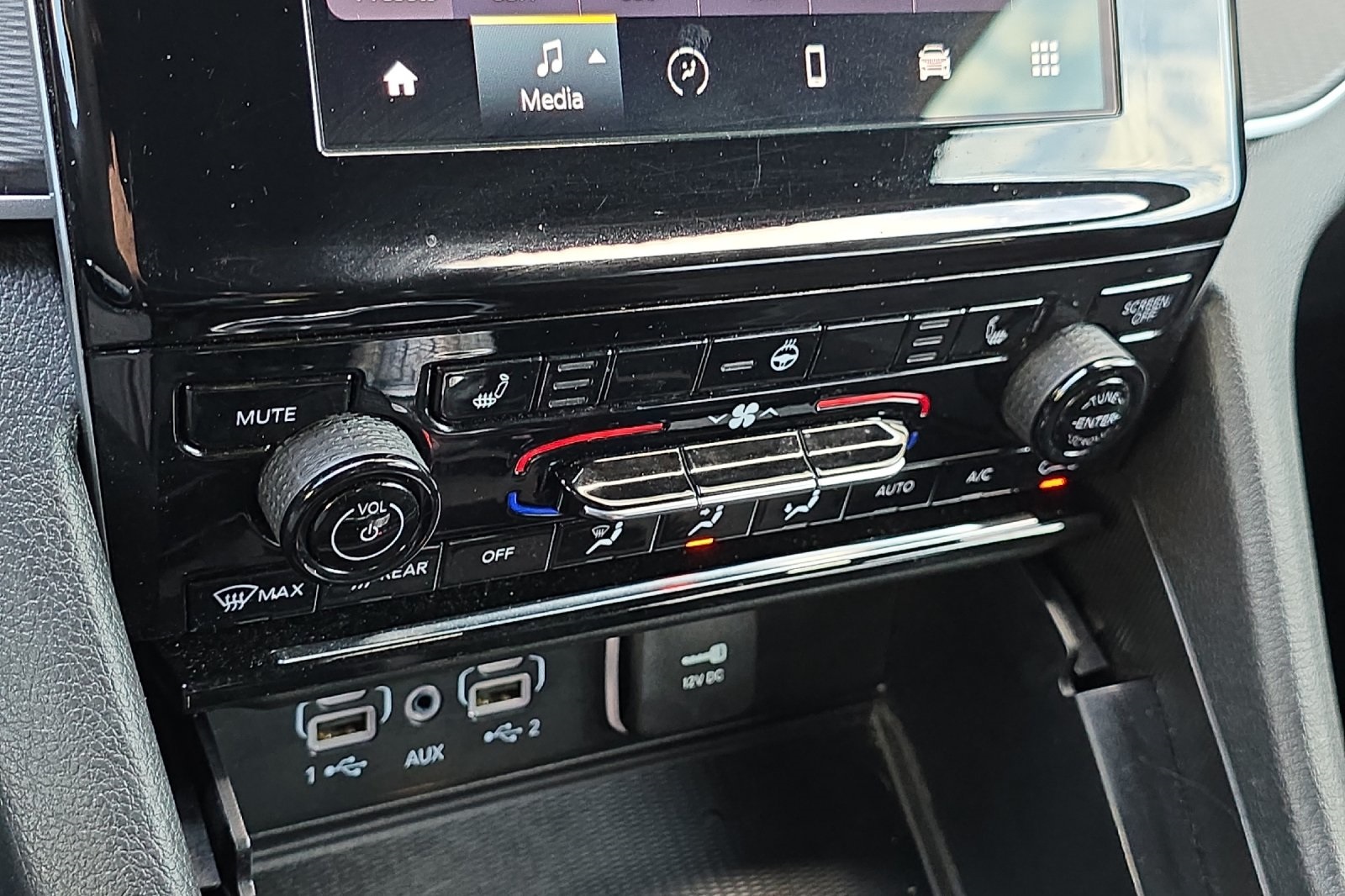 2024 Jeep Grand Cherokee Altitude photo 22