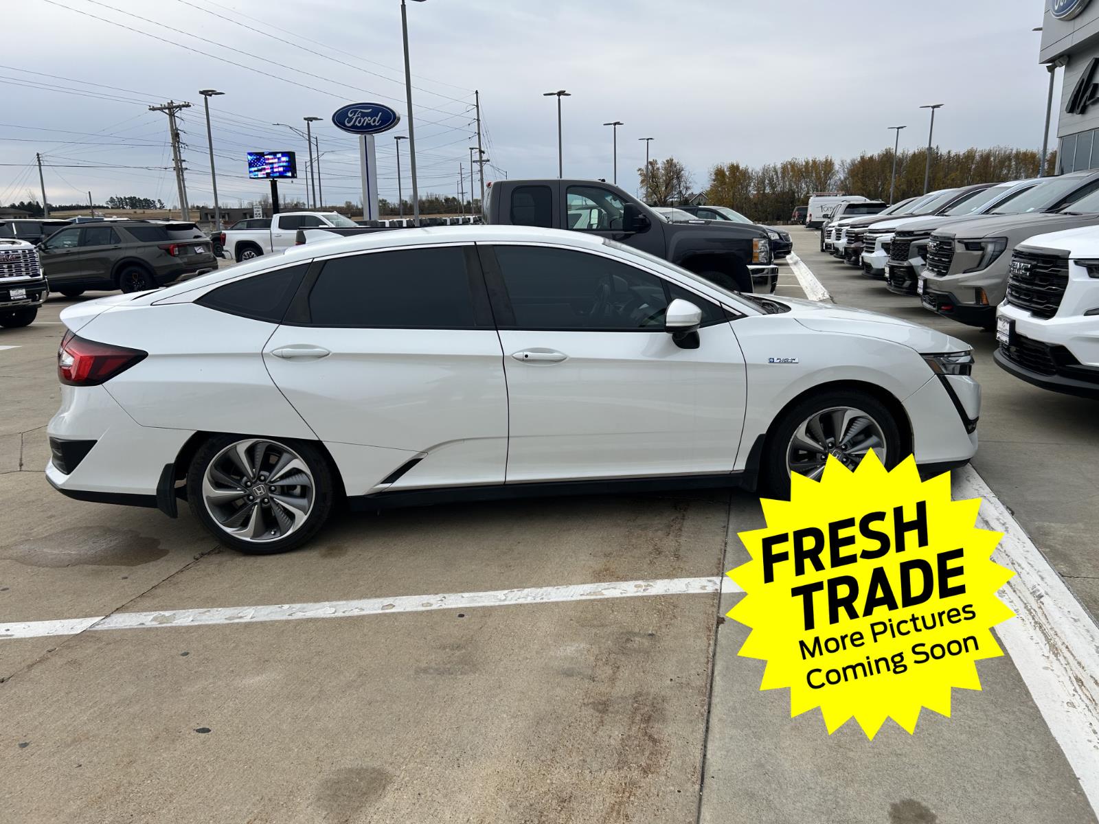 2018 Honda Clarity Plug-In Hybrid Touring photo 3