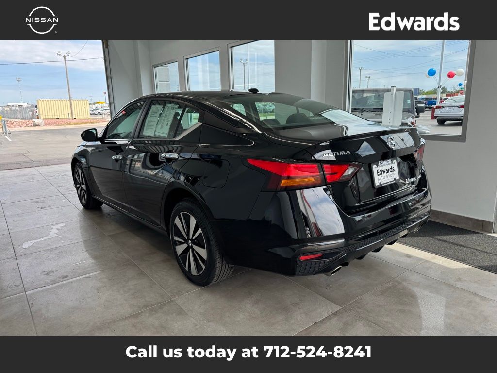 2022 Nissan Altima 2.5 SV photo 6