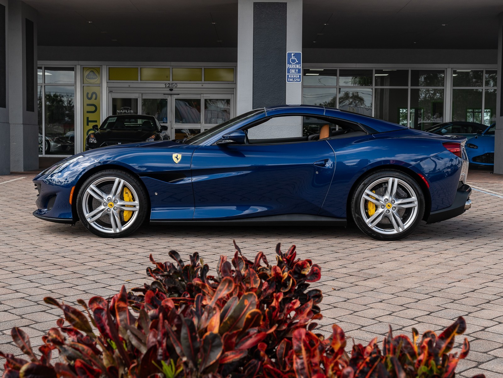 2019 Ferrari Portofino photo 34