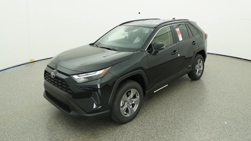 2025 Toyota RAV4 XLE's photo