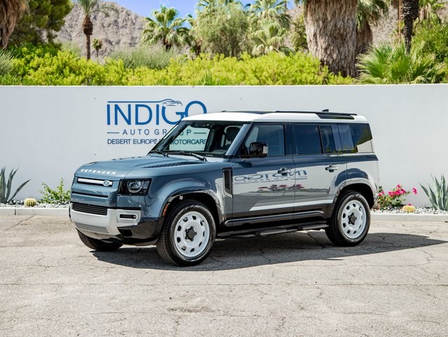 2025 Land Rover Defender S's photo