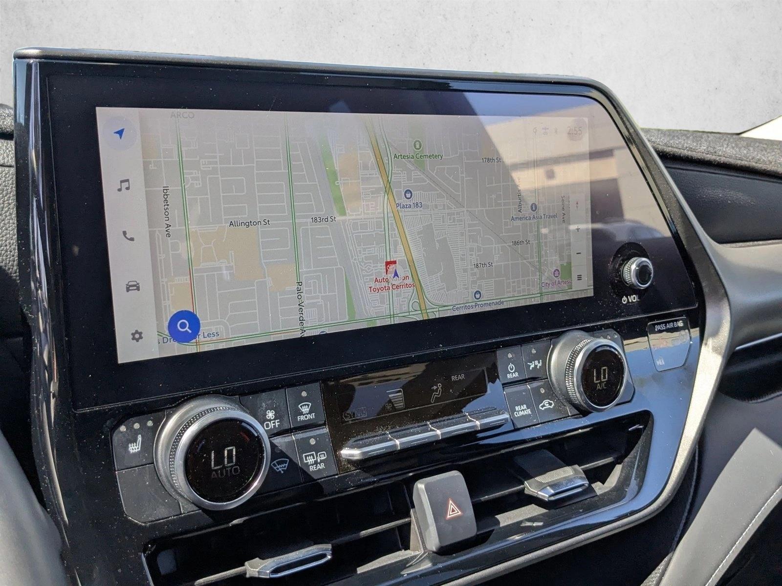 2024 Toyota Highlander Hybrid XLE photo 9