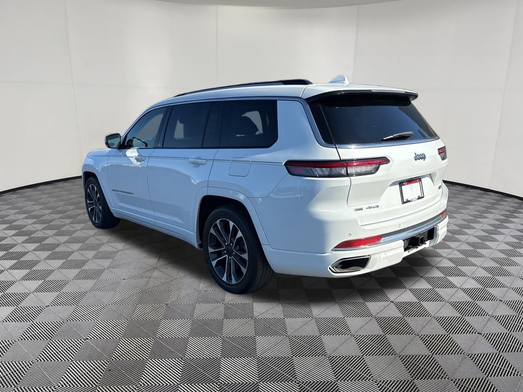 2021 Jeep Grand Cherokee Overland photo 3