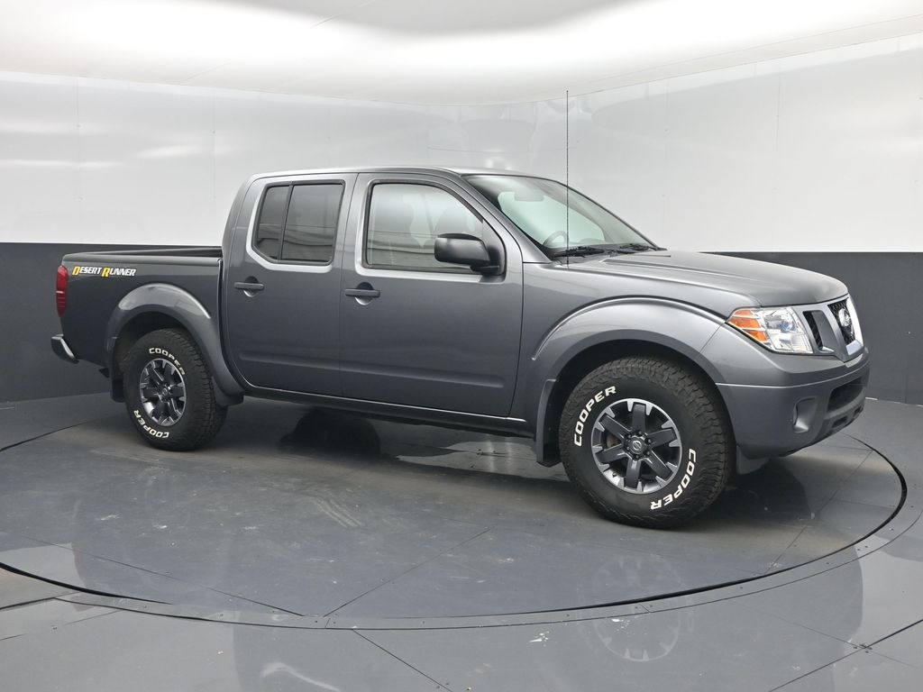 2019 Nissan Frontier Desert Runner's photo
