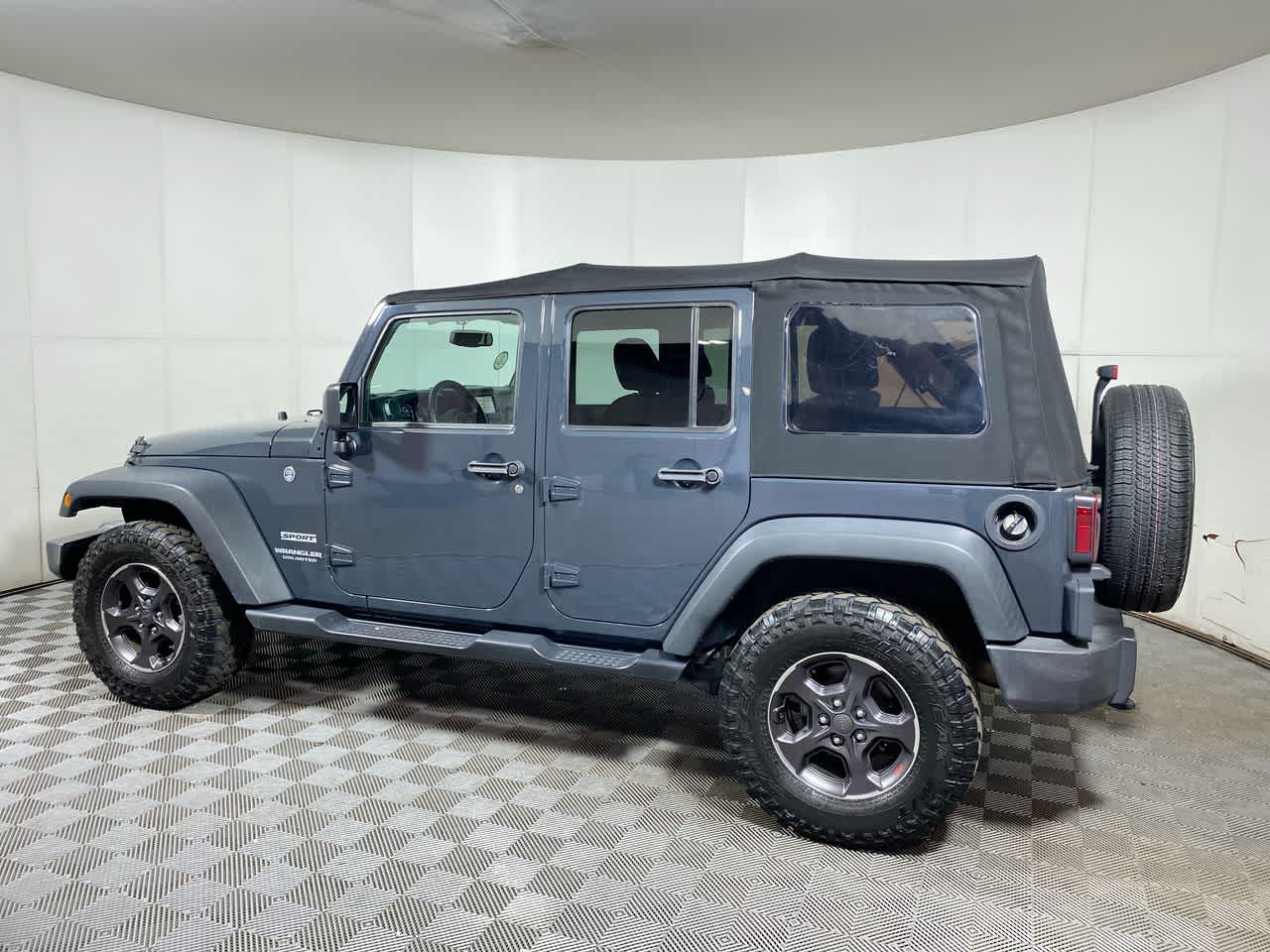 2017 Jeep Wrangler Unlimited Sport photo 12