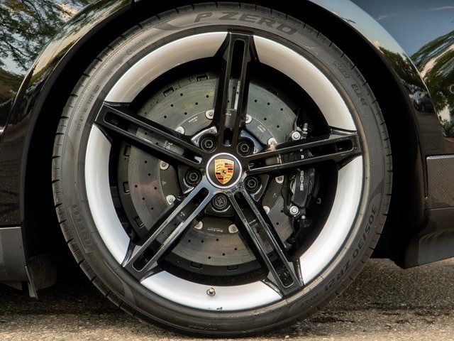 2024 Porsche Taycan Turbo S photo 13