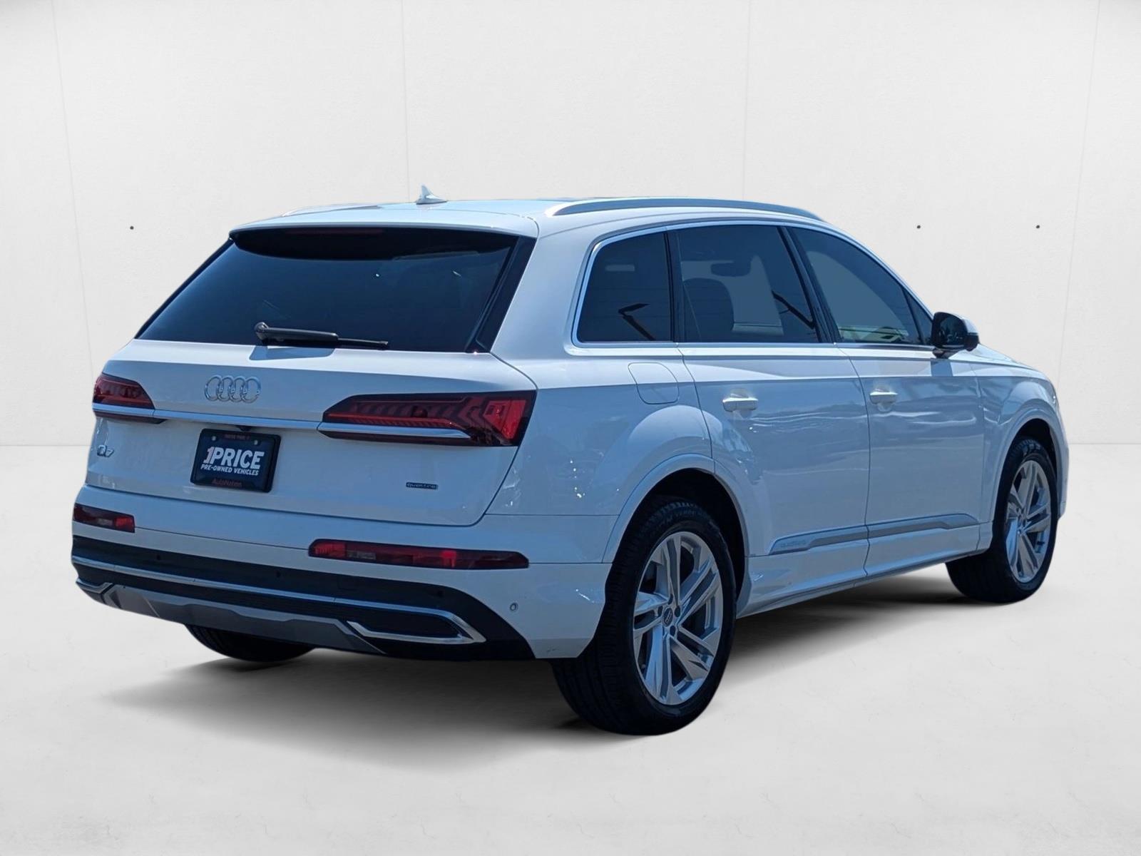 2021 Audi Q7 45 Premium photo 2