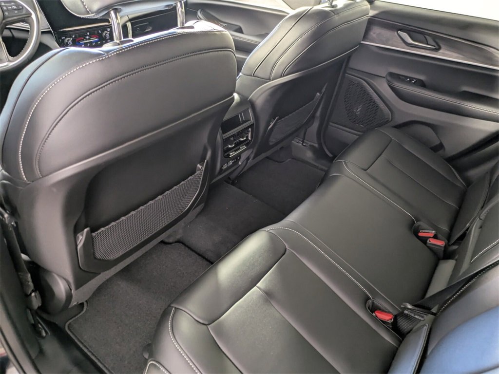 2025 Jeep Grand Cherokee Limited photo 12