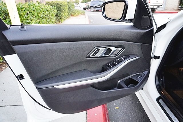 Used 2020 White BMW 330i image 22