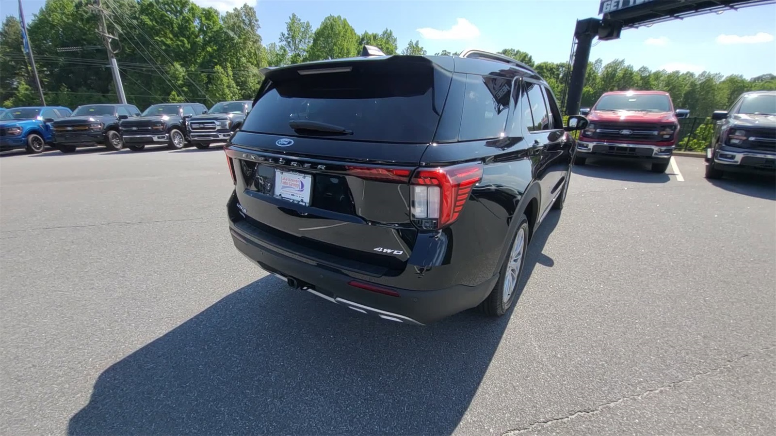 2025 Ford Explorer photo 4