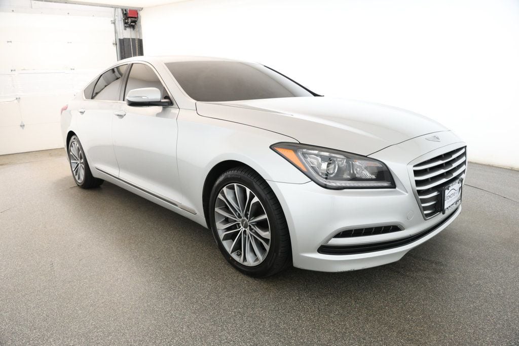 2016 Hyundai Genesis photo 3