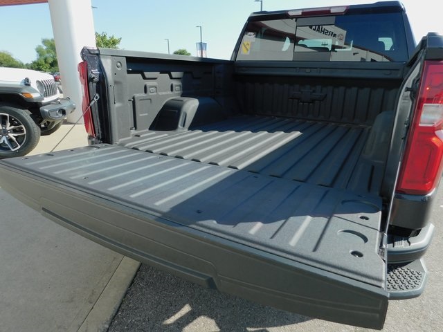 2024 Chevrolet Silverado 1500 RST photo 11