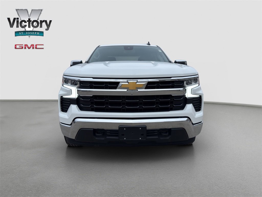 Used 2024 Chevrolet Silverado 1500 LT with VIN 1GCUDDED8RZ206085 for sale in Kansas City